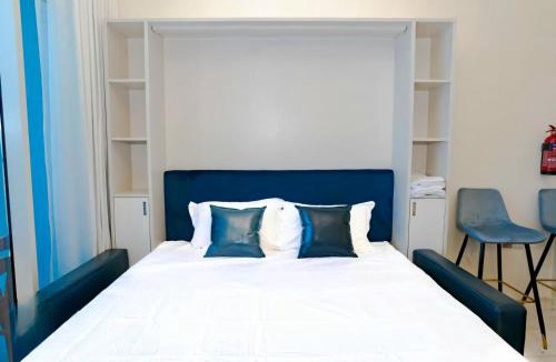 Business Bay Apartment | Luxury Studio with Burj Views - 6 min from Dubai Mall