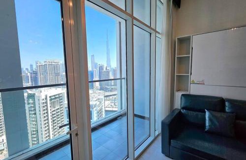 Business Bay Apartment | Luxury Studio with Burj Views - 6 min from Dubai Mall