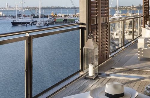 Auckland Central Business District Apartment | Luxury Waterfront Apartment available for executive or vacation rental.