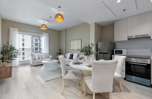 Abu Dhabi Apartment | Maison Privee - Modern Hideaway with Canal Views on Yas Island