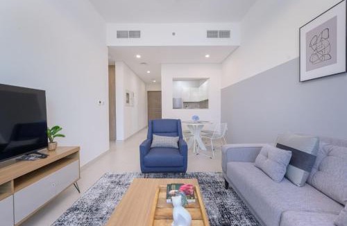 Business Bay Apartment | Manzil - 1BR Apartment in The Bay with Canal View