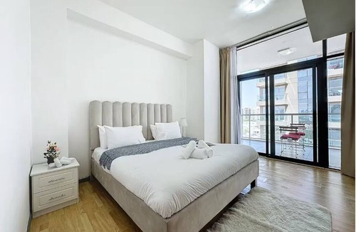 Dubai Apartment | Modern 1 Bedroom in Dubai Oasis