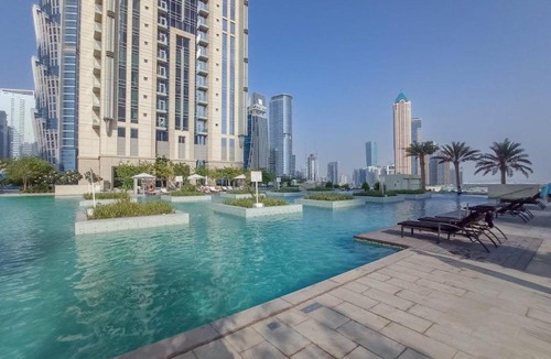 Business Bay Apartment | Modern 1 bedroom that sleeps 4 in Business Bay