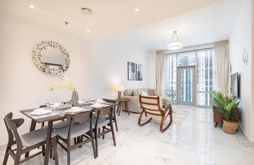 Business Bay Apartment | Modern 1 bedroom that sleeps 4 in Business Bay