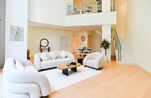 Saadiyat Cultural District Apartment | Modern 3BR with Maids Room - Luxe Seaside Retreat