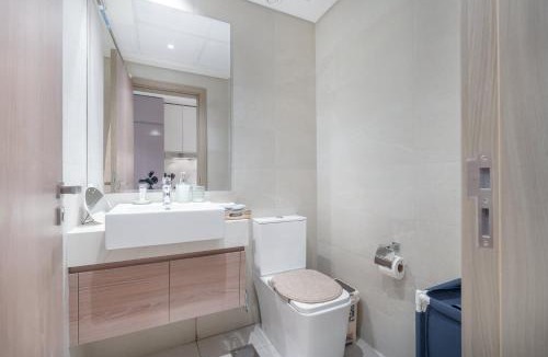 Nad Al Sheba Apartment | Modern Comfortable Apartment in Meydan