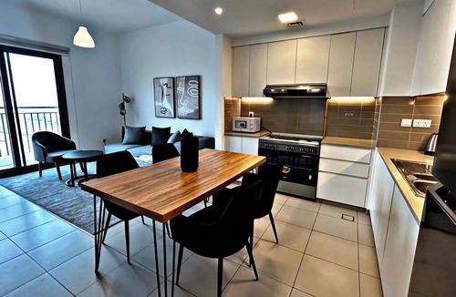 Dubai Apartment | Modern Elegance 2-Bedroom Apartment