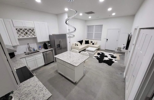 Park Hills House | Modern Newly built 2-bedroom house minutes from downtown Park Hills