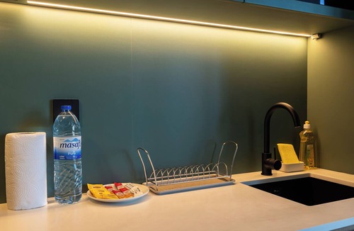 Business Bay Apartment | Modern Studio at Upside Living with Burj Khalifa View by Simply Comfort