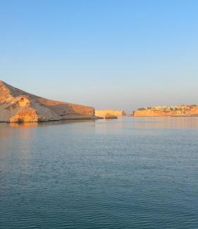 Barr Al Jissah Boat Rental | MYTH bay