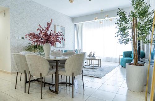 Dubai Apartment | Nasma Luxury Stays - Sky-High Serenity in Stylish 2BR Retreat