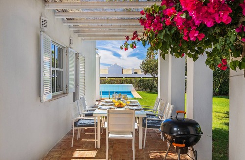 Gale Villa | NEW for 2026 Renovated Galé Beach Villa Pool Walk to the beach