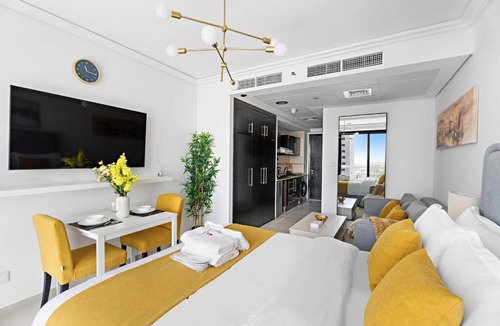 Jumeirah Lake Towers Apartment | Newly Furnished Studio in JLT