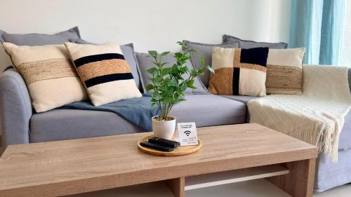 As Sifah Apartment | Ocean crescent by Bait Zain