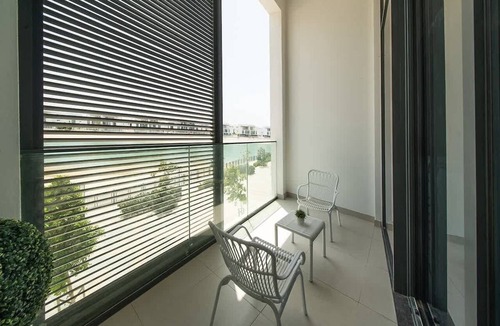 Al Hamriya Apartment | Oceanfront Balcony Studio w/Pool & Gym Access