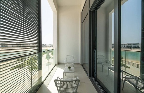 Al Hamriya Apartment | Oceanfront Balcony Studio w/Pool & Gym Access