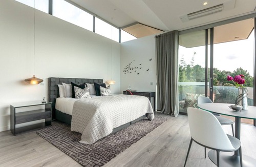 Waiheke Island Villa | Omana Luxury Villa on Waiheke Island Four intimate villas with private beach