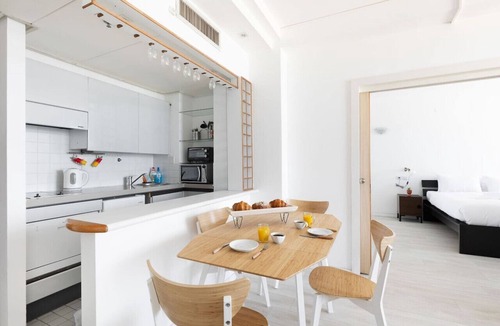 Tel Aviv Promenade Apartment | Panoramic Seaview Balcony Escape