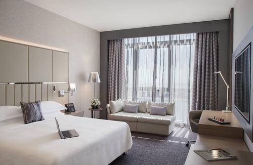 Capital Centre Hotel | Pearl Rotana Capital Centre