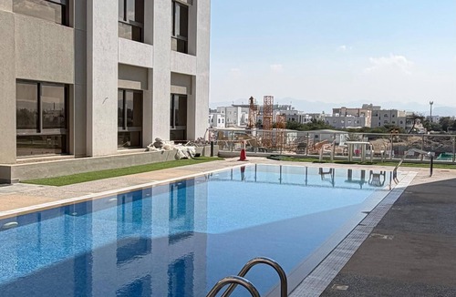 Al Maabilah Apartment | Perfect choice Apartment-AlMuzn Residence, AirPort