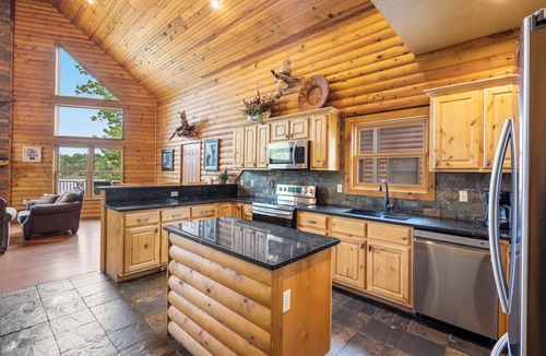 Lampe Cabin | Perfect Family Lakefront Getaway Near Dogwood Canyon Boat Dock Pools Free Amenities