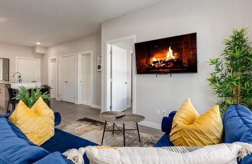 Shaganappi Apartment | Pet Friendly 2 Bed Close to Downtown
