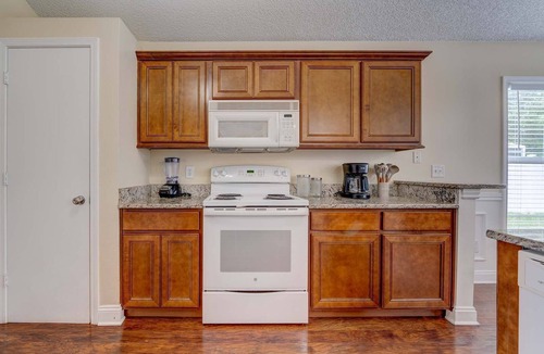 Lindfields House | Pool home near Disney w/game room