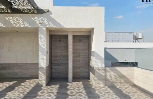 Dubai Apartment | Poolside Apt 15 Min to Airport & Downtown Dubai