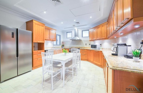 Palm Jumeirah Villa | Posh 5BR Villa with Private Pool on Palm Jumeirah