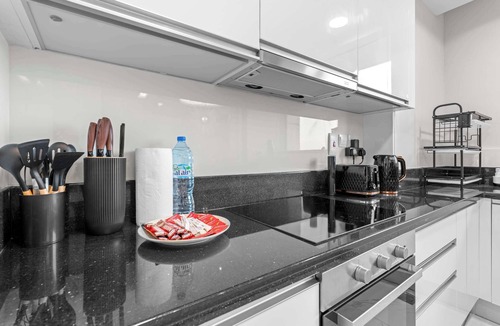 Business Bay Apartment | Premium 3BR Stay and Maid Room, Near Downtown