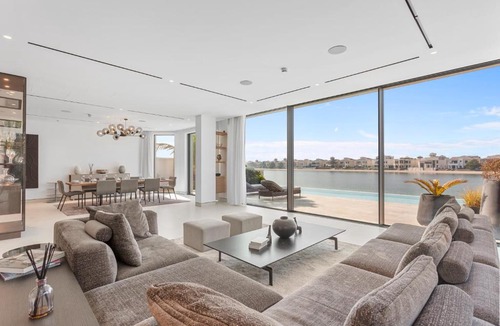 Palm Jumeirah Villa | Premium 4 BR Villa in Palm Jumeirah with Private Pool