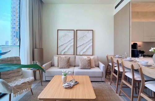 Jumeirah Village Circle Apartment | Premium Stay Binghatti Phantom 1BR | Private Pool