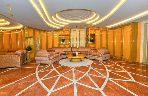 Al Danah Apartment | Presidential Penthouse: Vintage Italian Elegance