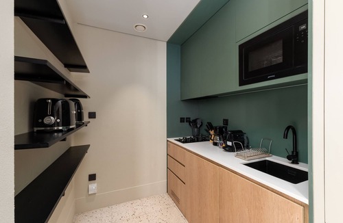Business Bay House | Prime Studio w/Burj Views Near Downtown and Canal