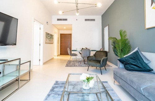 Nad Al Sheba Apartment | Primestay - Stunning Spacious 1BR in Al Meydan