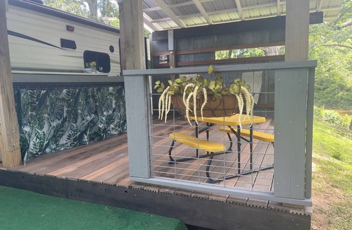 Festus House | Private Happy Camper on the Water - kayaks and lily pad available on property.