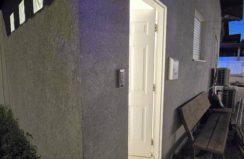 Kiryat Ata Apartment | Queen 1 - Tranquil 1-bedroom hotel suites in Kiryat Ata