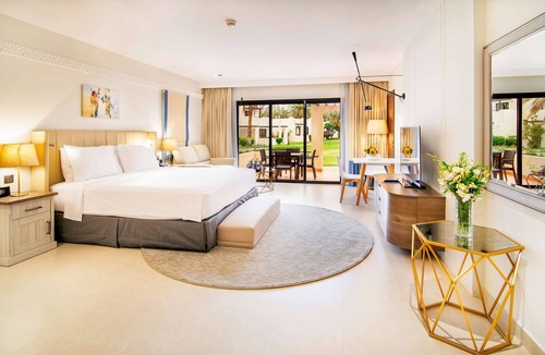 Al Ain Hotel | Radisson Blu Hotel & Resort, Al Ain