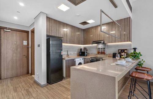 Jumeirah Lake Towers Apartment | Relaxing City Escape in JLT