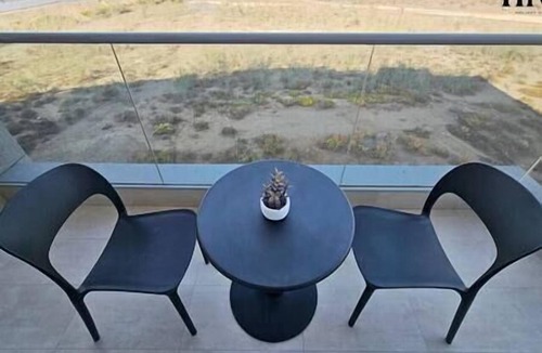 Dubai Apartment | Renovated Apartment 15 Min from Dubai Airport
