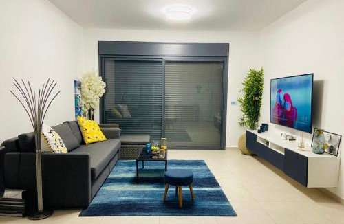 Hadera House | SABLETT Hadera - Room With private shower and WC in Elie Home
