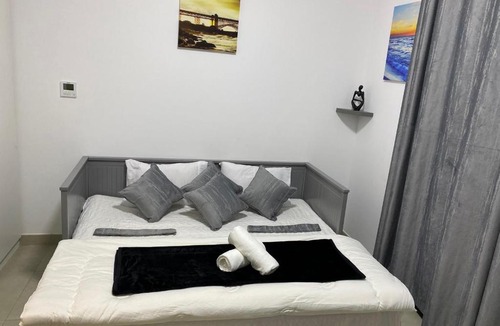Al Khan Apartment | SeaView Getaway