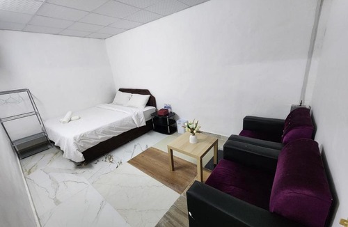 Al Ain House | separate entrance room