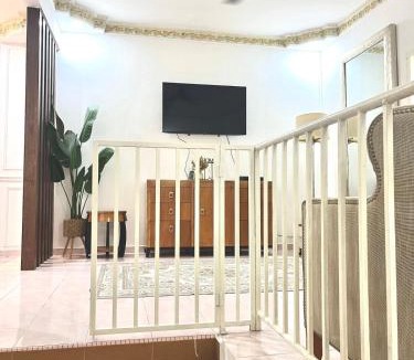 Batu Caves House | Serene Homestay Family near KL City Center with Spacious & Comfort Stay Shoplot