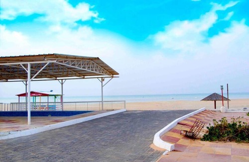 Al Gharbia House | Shallow Waters Beach House
