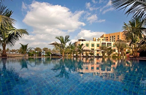 Al Maqta Apartment | Shangri-La Hotel Apartments Qaryat Al Beri