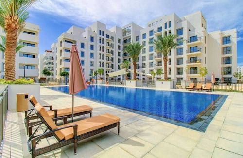 Dubai Apartment | Silk Valley - Cozy Studio with pool view