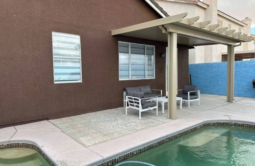 Sovana House | Single story LUX 2 BDR w/Pool