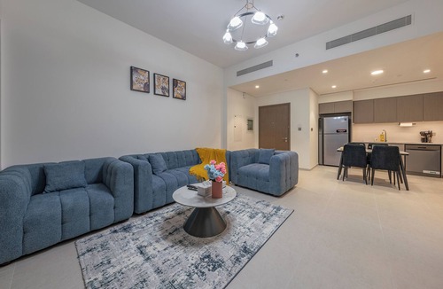 Downtown Dubai Apartment | Sky-High Burj Khalifa Views