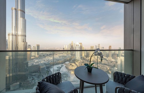 Downtown Dubai Apartment | Sky-High Burj Khalifa Views